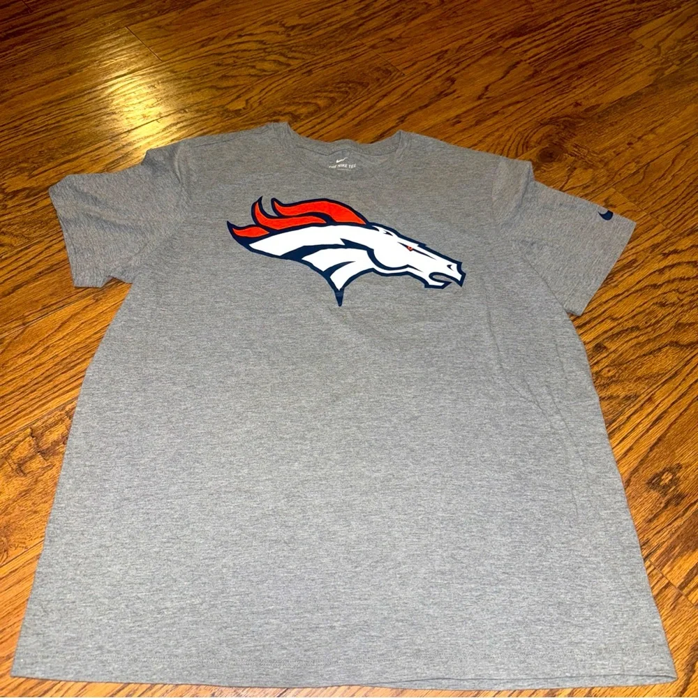 Denver Broncos Men’s Extra Large Nike XL Dri Fit Short Sleeve T Shirt NWOT - Picture 1 of 6